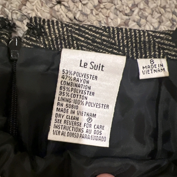 Le Suit Gray Herringbone Blazer - Picture 10 of 12